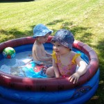 Première baignade dans le jardin le 2 juin 2012 (4)